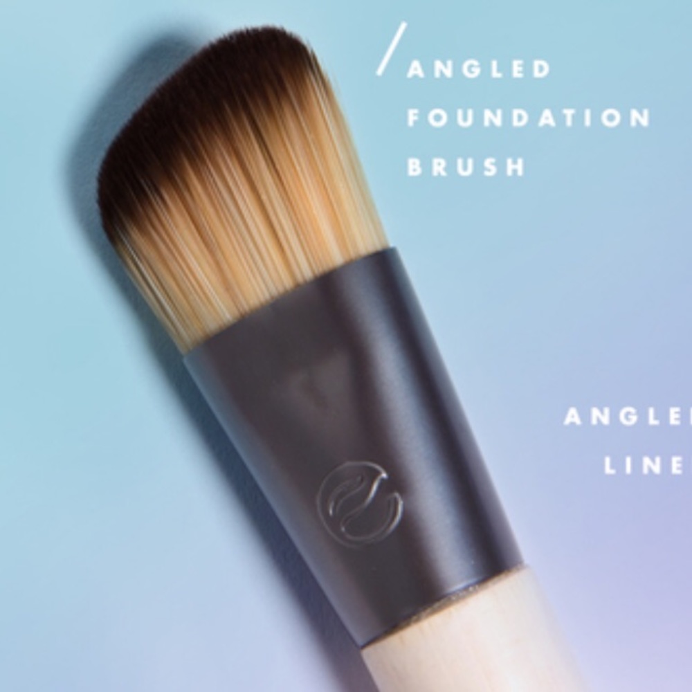 EcoTools Foundation Brush - Picture 1 of 1